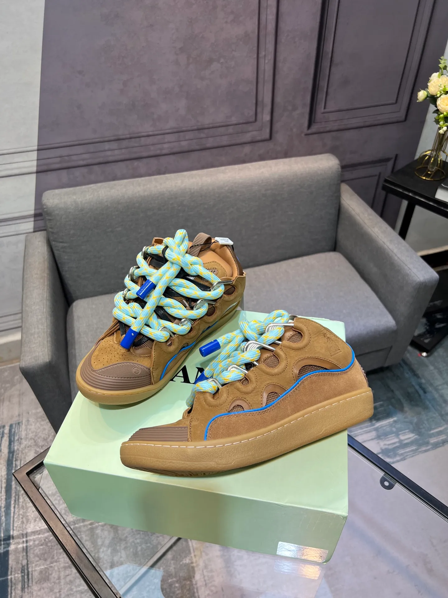 Men's men's shoes💰780 [LANVIN] Latest lace-up fashionable casual sneakers for couples High-quality CLAY couple series‼ ️ The latest trendy products of the season 🌈Many bloggers have planted grass and purchased the original open-mold customization. The upper and outsole are sewn with mark threads without edge sealing. Multiple material splicing combination design. Very versatile for fashionable and casual wear. Comfortable on the feet. Recommended for self-retention (upper cowhide + cow suede + breathable mesh) inner foot pad cowhide exclusive original open-mold clear logo rubber outsole ⚠️36-44 yards (45 custom-made)